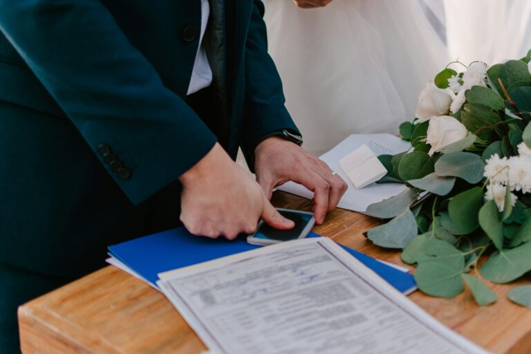 Couple Signing Divorce Settlement – Family Law Divorce Settlement Agreement Guide